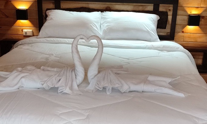 Banos de Agua Santa Cabin | Family-Friendly Retreat at Los Alpes 3 - Pet Welcoming Escape