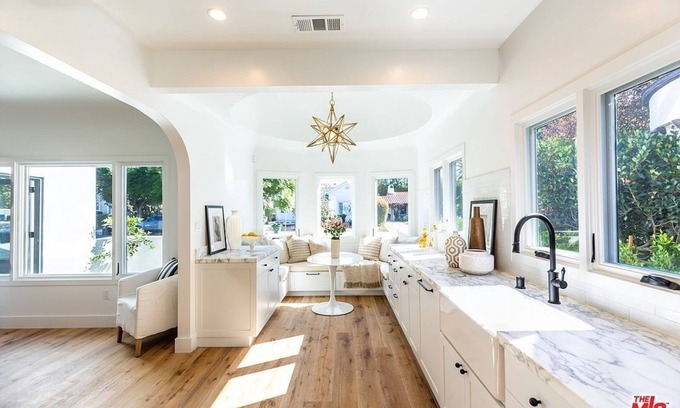 Beverly Grove House | Heated Pool & Ocean View: Exceptional LA Retreat Awaits