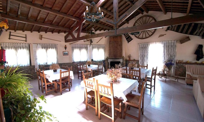 Moralina Hotel | Pet-Friendly Getaway at Los Arribes with Restaurant & Breakfast