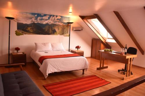 Cusco Historic Center Bed & Breakfast | Cozy Los Aticos B&B with Coworking & Hot Tub Amenities