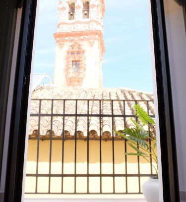 Ecija Apartment | Discover Los Balcones Largos - Rated 9/10 & Accessible Stay