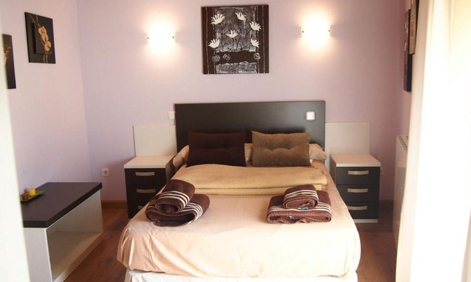 Pinilla de los Barruecos House | Pet-Friendly Retreat at Los Barruecos - Rated 9.5/10