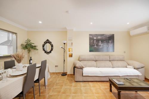 Algeciras House | Family-Friendly Retreat at Los Cármenes, Rated 9.3/10