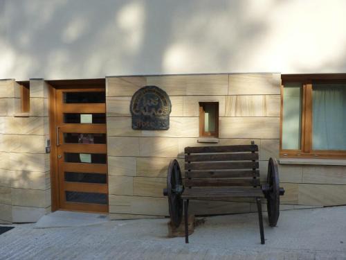 Briones Hotel | Discover Los Calaos de Briones: Family-Friendly Getaway