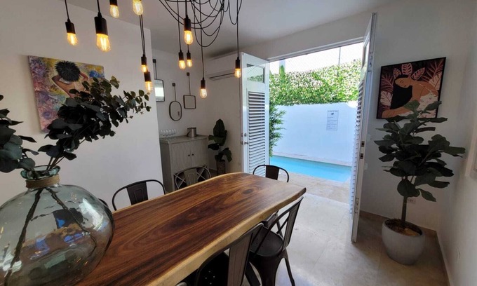 Ocean Park House | Relax at Los Cayos Beach House with Oceanfront Views