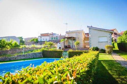 Villanueva de Avila Villa | Experience Comfort at Los Chendas - Pet Friendly & Pool Access