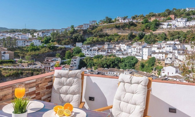 Setenil de las Bodegas Villa | Los Cortinales Setenil de las Bodegas by Ruralidays