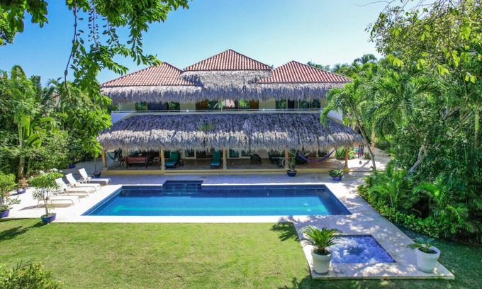 Punta Cana Villa | Experience Los Ensueños: Beachfront Villa with Pool & Spa