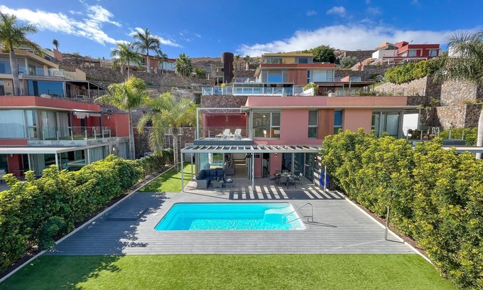 Salobre Villa | Pet-Friendly Paradise at Los Dragos 13 Salobre