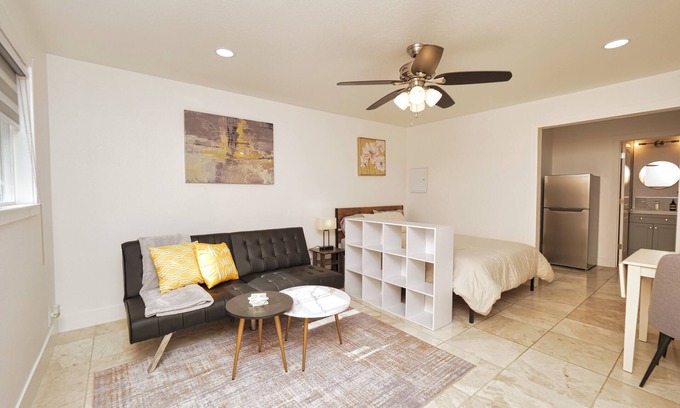 Cambrian House | Pet-Friendly Los Gatos Studio with Spa & Hot Tub Amenities