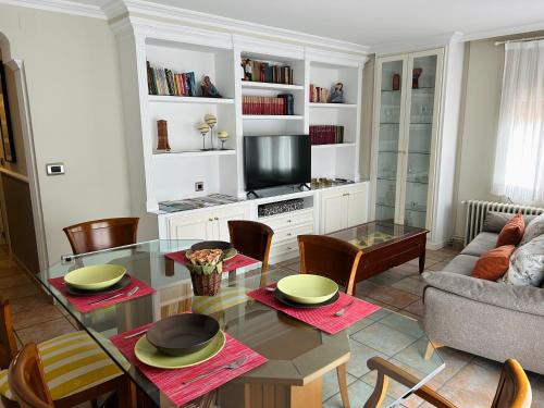 Old Town Apartment | Family-Friendly Stay at La Marquesa - Rated 9.5/10