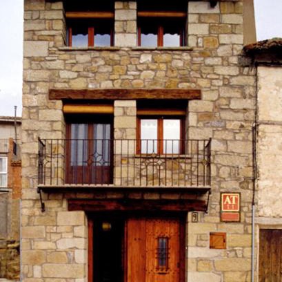 Mora de Rubielos Apartment | Pet-Friendly Retreat at Los Masecicos - Rated 9.2/10