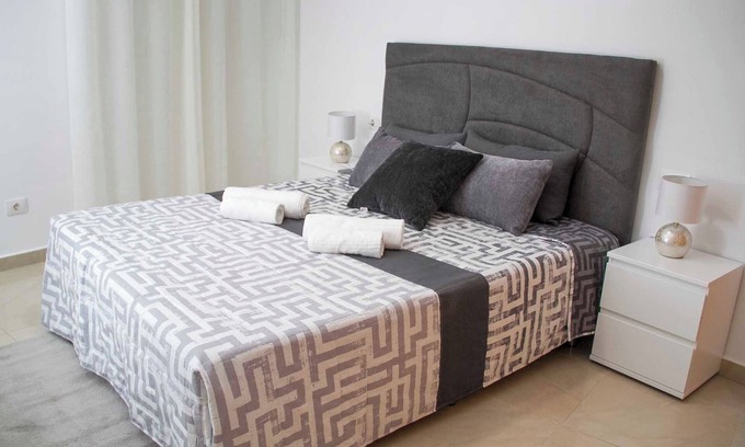 Tacoronte Apartment | Cozy Retreat at Los Perales, Tacoronte with Spa & Breakfast