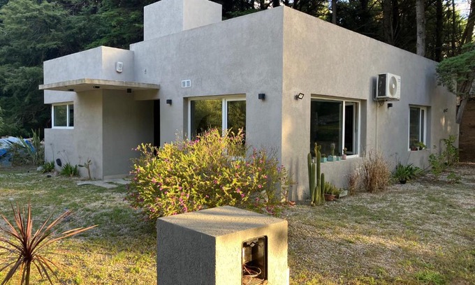 Mar de Las Pampas House | Experience Losgumitas 2: Perfect for Families and Pets