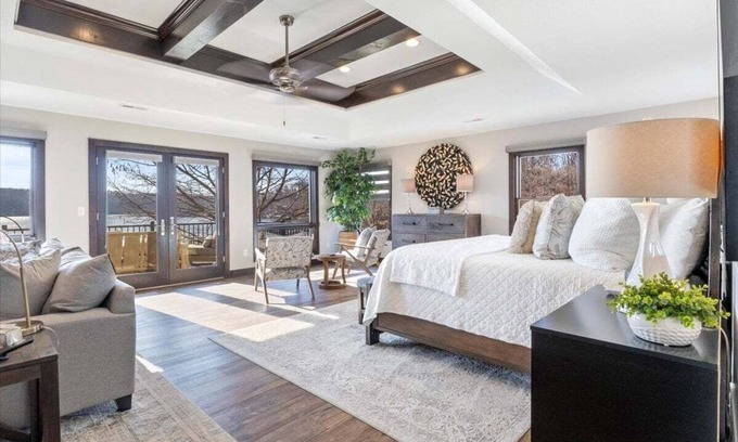 Versailles House | LOTO Pointe, Updated Luxury Home w/Boat & PWC Slip, Boat Ramp, Firepits, Pool Table & More!