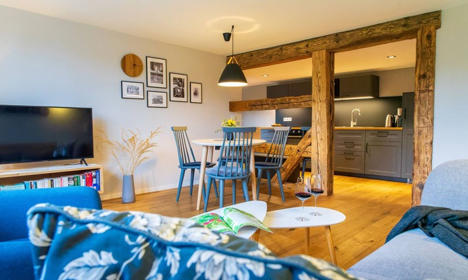 Neusalza-Spremberg Apartment | Ideal Retreat for Large Families with Pool and Ocean Views