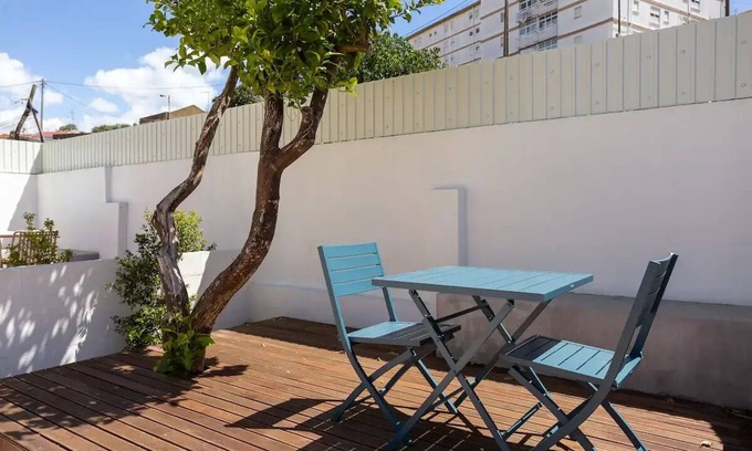 Beato Apartment | Relax in the Sun with a Private Garden at Beato Hotel