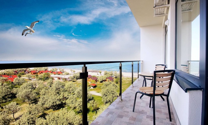 Constanta Apartment | Lotus 7 Silver: Oceanfront Escape with Top Guest Ratings