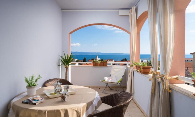 Stobrec Apartment | Lotus Apartman: Oceanfront Retreat with Top Guest Ratings
