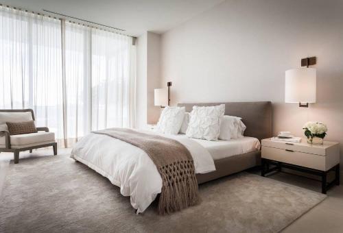 Sheikh Zayed City Boat Rental | Lotus Blue Nile Villa