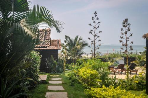 Arambol Resort | Oceanfront Lotus Sutra: Family-Friendly with Pool Access