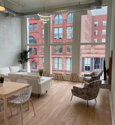 West Main Historic District Apartment | Experience Lou-City Penthouse Suite: Pet-Friendly Bliss