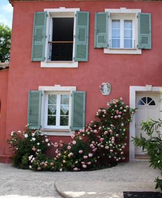 Saint-Paul-en-Foret House | Oceanfront Bliss at Lou Pero Mousco - Rated 9.5/10!
