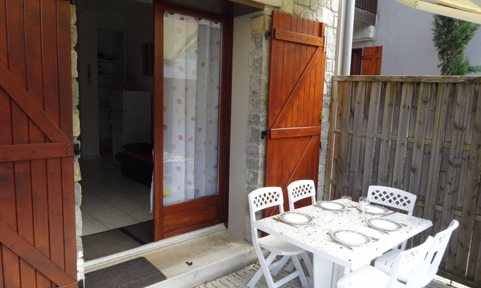Peyragudes Apartment | Comfortable Loudenvielle T2 Cabin with Lake View Terrace