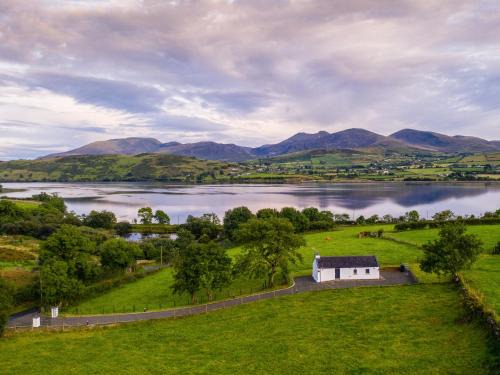 Newry House | Discover Lough Island Reavy Cottage: 5-Star Family Retreat