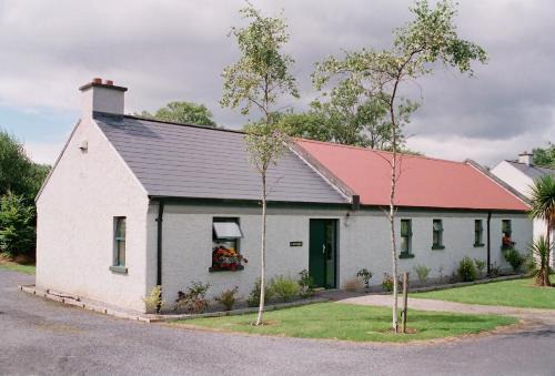 Castlebar House | Cozy Holiday Homes in Ireland with Pool and Dining Options