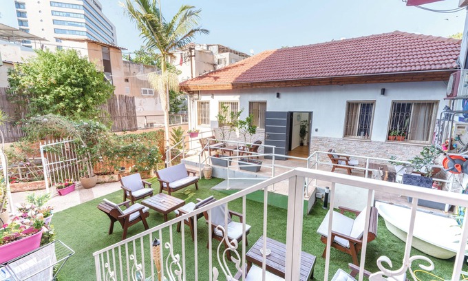 Haifa House | Discover Loui Gardens: Family-Friendly Stay with Dining