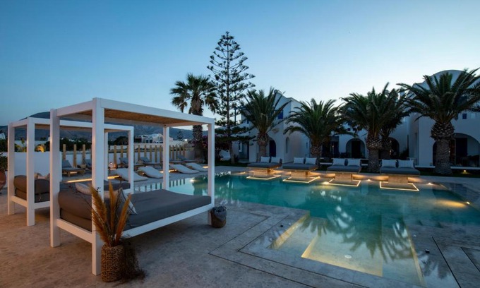 Agia Paraskevi Apartment | Discover Louis Studios Santorini: Family-Friendly Getaway
