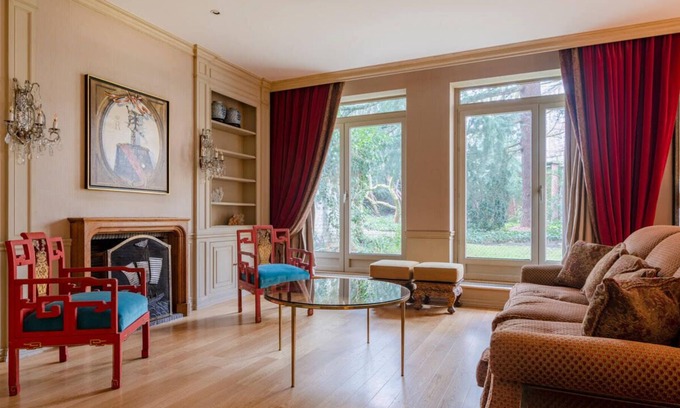 Ixelles Apartment | Louise Royal Residence: Family-Friendly Retreat with Pool