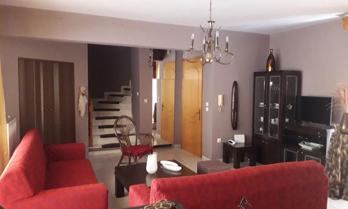 Thasos Town Apartment | Discover Loukia's Home: Family-Friendly Retreat Rated 9.6
