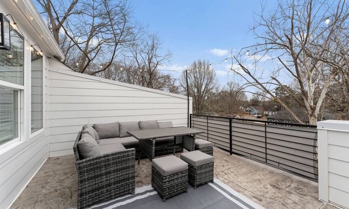 Charlotte House | Lounge in LoSo - South End Charlotte