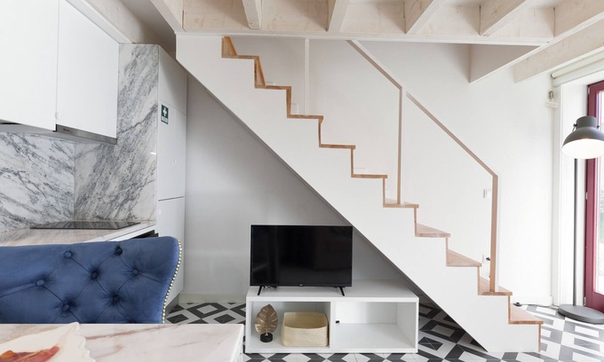 Centro / Baixa Villa | Discover Family-Friendly Loureiro Villas with Full Kitchen