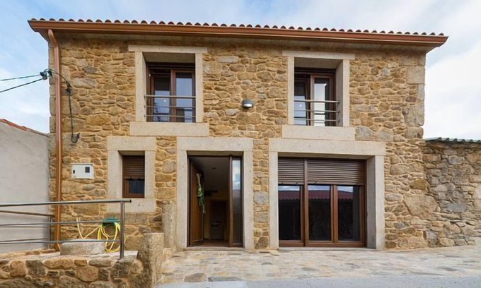 Muxia Cottage | Experience Oceanfront Bliss at LOURIDO CASIÑA, Muxía