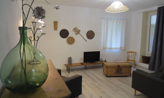 Lourmarin House | Top-Rated Lourmarin Retreat with Spa and Pet-Friendly Perks