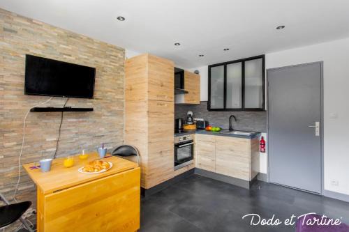 La Madrague Apartment | Cozy Beachside Studio with Pet-Friendly Amenities