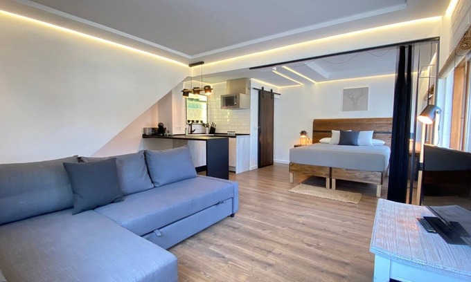 Enguera House | Relaxing Lake View Apartment in Navalon - Rated 10/10
