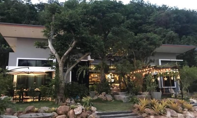 Sichon House | Experience Love Mountain House: Hot Tub & Breakfast Included