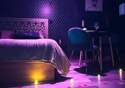 Chateau-Landon Apartment | Relax in Love Room L'Orientale with Jacuzzi & Sauna