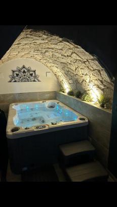 Carnoules Villa | Romantic Retreat: Love Room La Parenthèse Carnoules