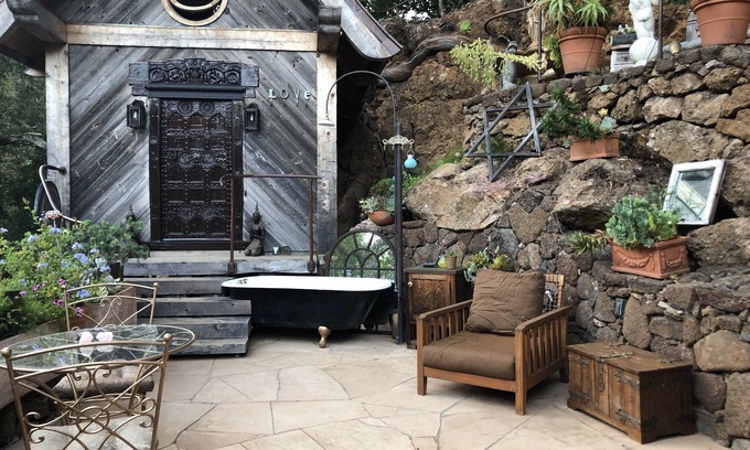 Fairfax Cottage | Unforgettable LOVE Temple Sanctuary with Spa & Hot Tub