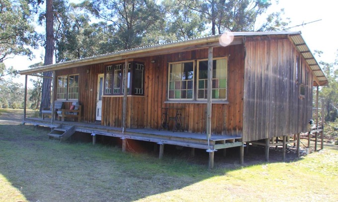 Lovedale House | Relax at Lovedale Cottages in Hunter Valley, 4-Star Comfort