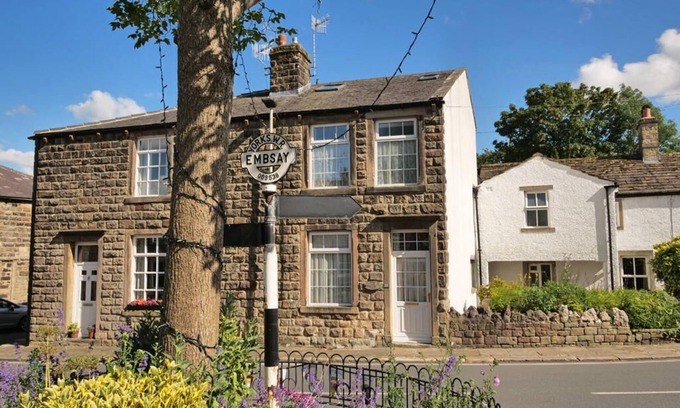 Embsay Cottage | Indulge at Lovejoy Cottage - Perfect Retreat in Yorkshire Dales