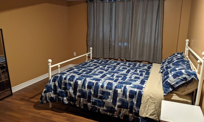 Bradford Apartment | Prime Basement Apartment with Spa and Breakfast in Bradford