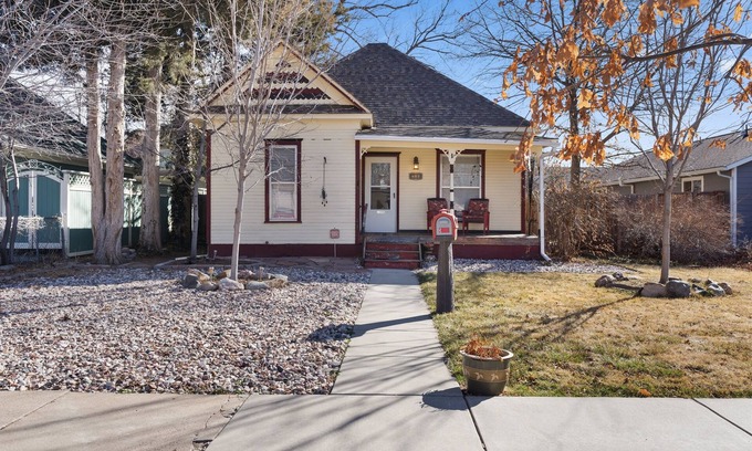 Loveland House | Relaxing Loveland Boho Bungalow with Spa & Breakfast