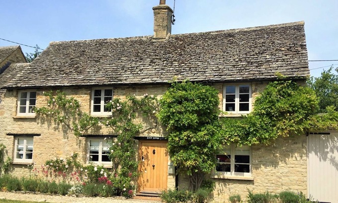 Minster Lovell Cottage | Inviting Lovell Cottage - Perfect for Families and Pets