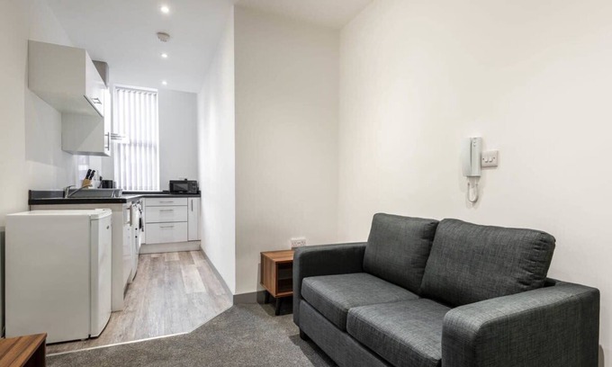 Doncaster Apartment | Cozy 1 Bed Budget Apartment in Central Doncaster
